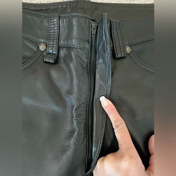 GIANNI VERSACE Leather pant. - Picture 6 of 17